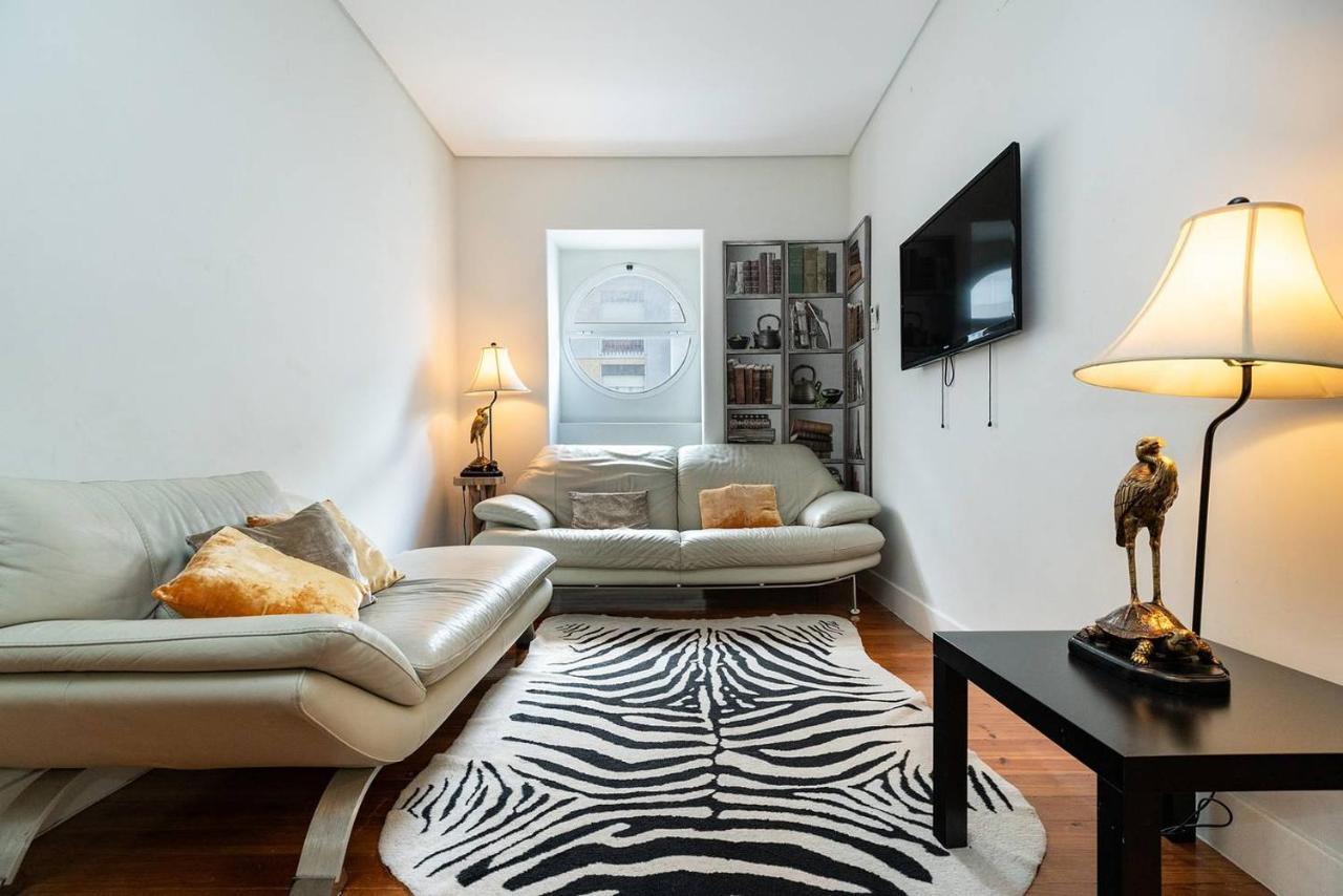 Renovated In Appartement *